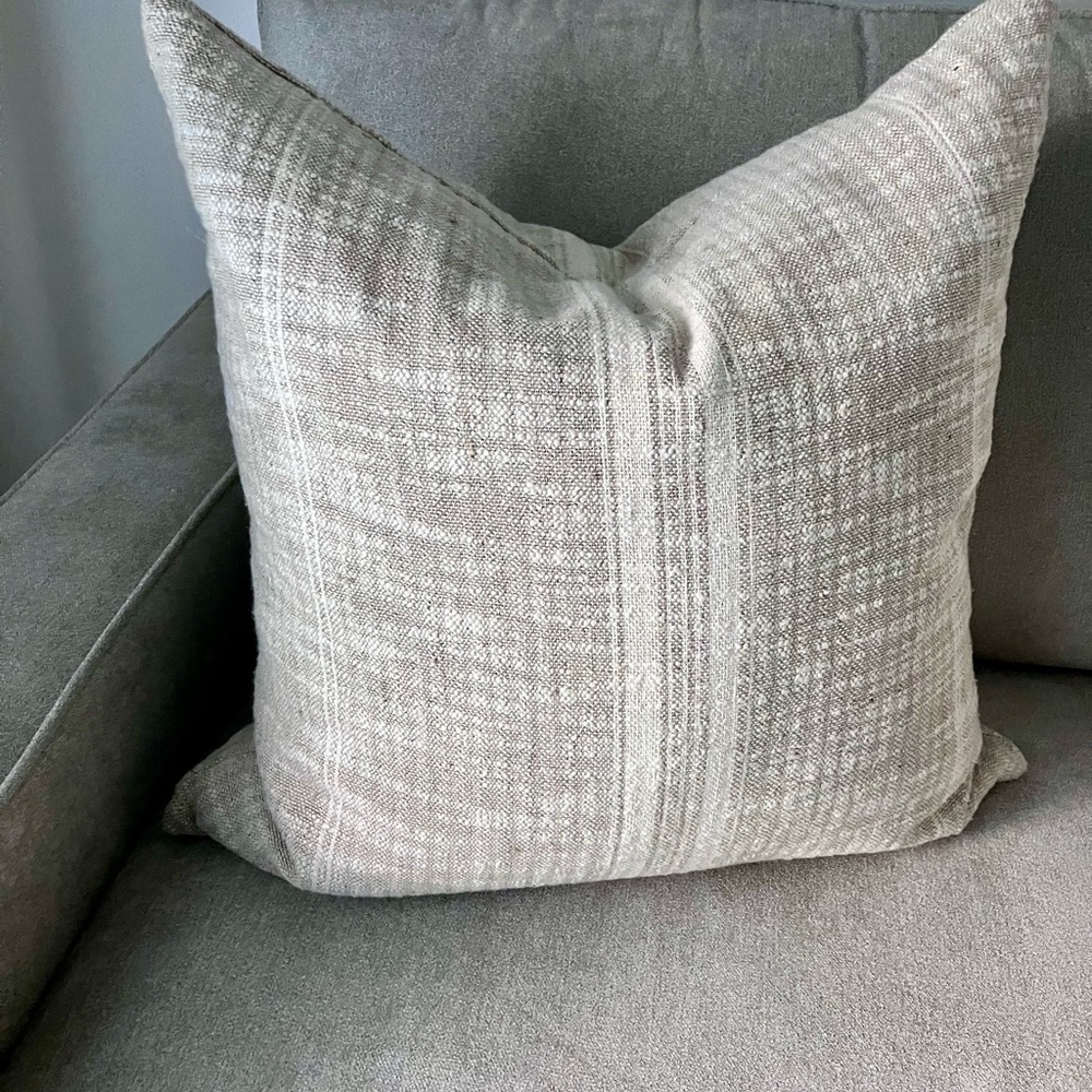 NEST Boutique “Mean it” Striped Pillow Beige/Ivory